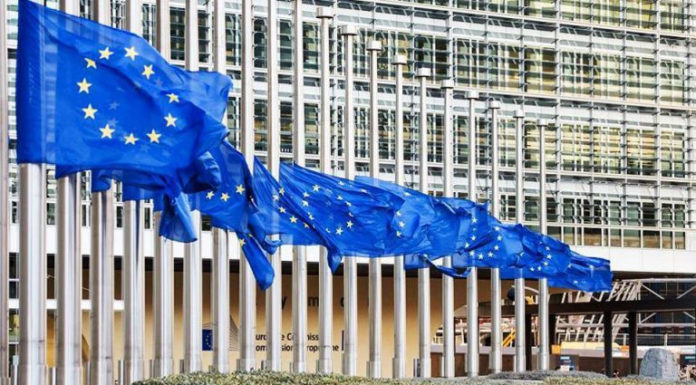 Κυρώσεις: Οι πρώτοι τριγμοί στην ΕΕ μετά τις ανακοινώσεις – «Δεν υπάρχει επιμερισμός του βάρους – Στον αέρα η ενεργειακή ασφάλεια»