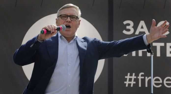 Πόλεμος στην Ουκρανία: Πρώην πρωθυπουργός της Ρωσίας λέει πως δεν αναγνωρίζει πλέον τον Πούτιν