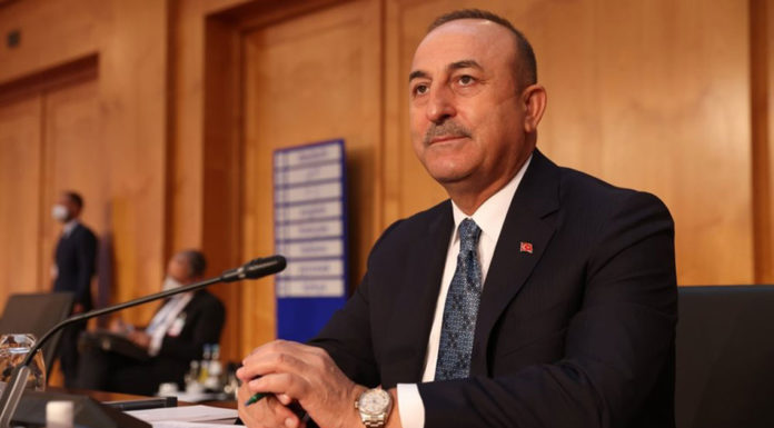 Εκβιαστικό δίλημμα Τσαβούσογλου: Το μισό φυσικό αέριο της Κύπρου έναντι “άδειας” εξόρυξης