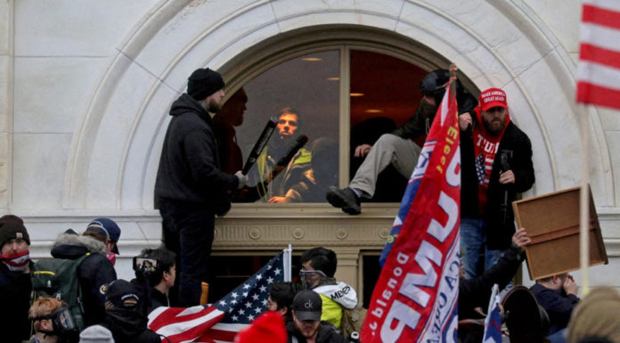 Η Αμερική αντιμέτωπη με το φάσμα του εμφυλίου πολέμου… Του Παναγιώτη Σωτήρη