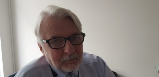 Πολωνός πρώην ΥΠΕΞ: «Αποδιοπομπαίος τράγος» η Ουγγαρία, το πραγματικό πρόβλημα είναι η Γερμανία