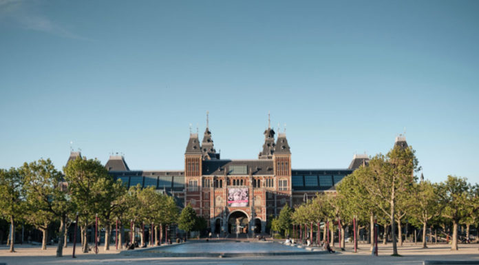 Τα γλυπτά της Χέπγουερθ όλο το καλοκαίρι στο Άμστερνταμ… Του Νίκου Βατόπουλου