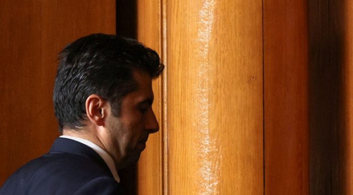 Βουλγαρία: Κατέρρευσε η κυβέρνηση – Δεν έλαβε ψήφο εμπιστοσύνης