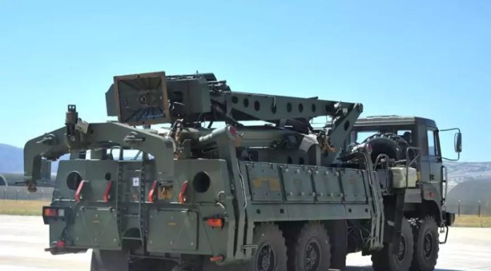 «Η Τουρκία μπορεί να γονατίσει την Ελλάδα χωρίς να πολεμήσει – Να ενεργοποιήσουμε τους S-400», λέει ο Τζιχάντ Γιαϊτζί