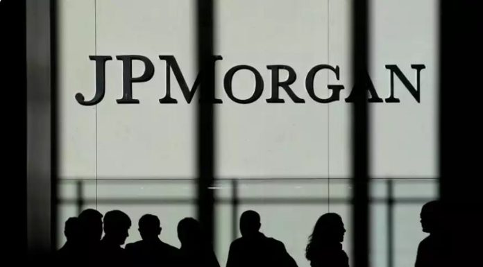 «Καλύτερα να προετοιμαστείτε για οικονομικό τυφώνα»: Τρομάζουν οι προβλέψεις του διευθύνοντα συμβούλου της JPMorgan