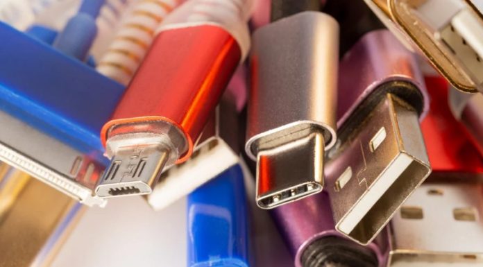 Συμφωνία στην ΕΕ για κοινό φορτιστή σε όλες τις συσκευές μέχρι το 2024- Ιστορική απόφαση