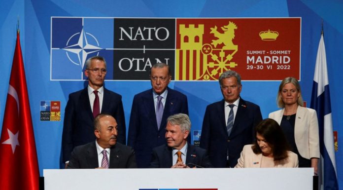 DW: Τι θα κάνει η Σουηδία με τους αντιφρονούντες που ζητάει ο Ερντογάν;
