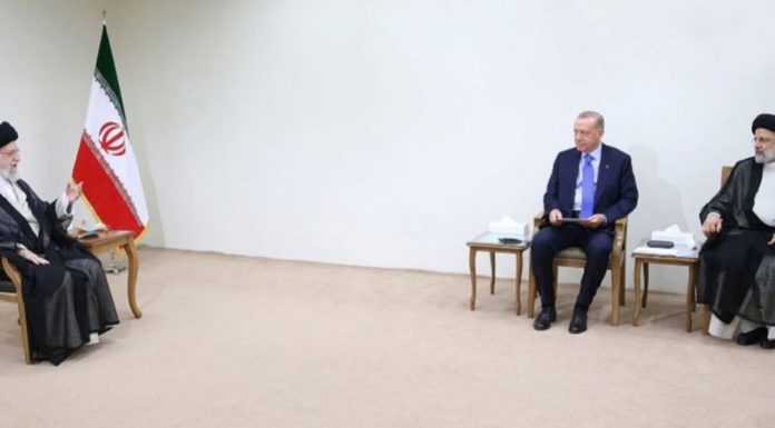 “Πάγος” Χαμενεΐ στον Ερντογάν για Συρία: Μια επίθεση θα ήταν “επιβλαβής” για το σύνολο της περιοχής
