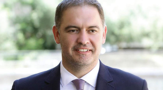 Βασιλικός (ΞΕΕ): Μόνο η Ελλάδα δεν έχει βάλει κανόνες στα Airbnb… Της Εύας Δ. Οικονομάκη