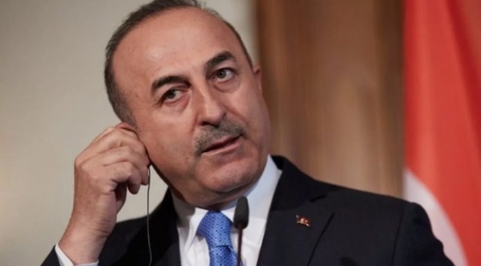 Τσαβούσογλου: Η Τουρκία δεν ζητά άδεια για στρατιωτικές επιχειρήσεις στη Συρία