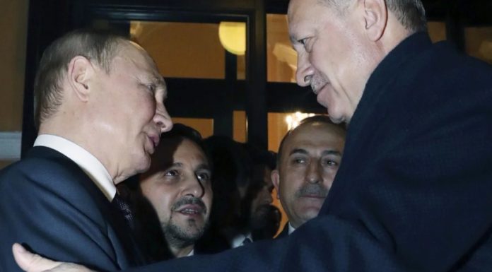 WSJ: Τι επιδιώκει ο Πούτιν στις επαφές με Ερντογάν και Ιράν