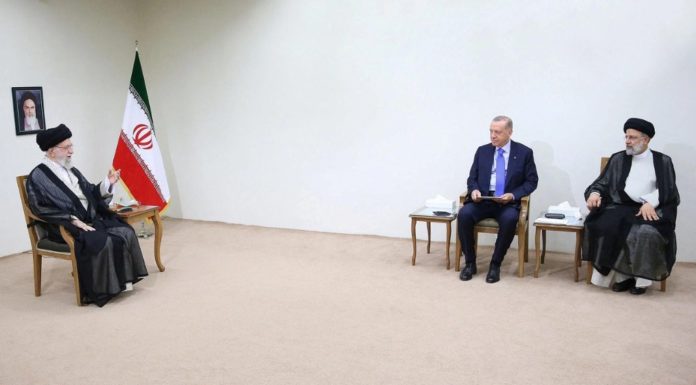 Ιράν: «Άκυρο» από τον Χαμενεΐ στον Ερντογάν για νέα επέμβαση στη Συρία