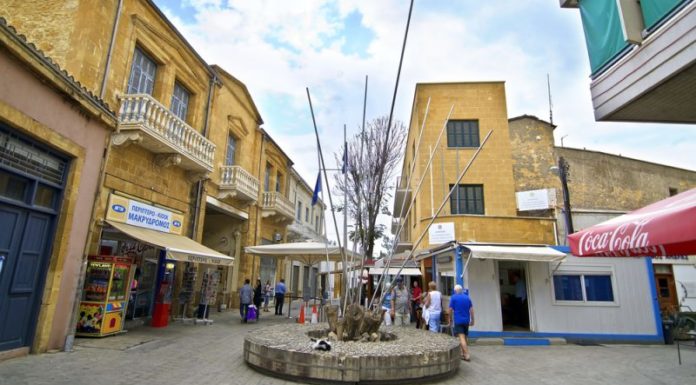 Πληθωρισμός και πτώση της τουρκικής λίρας οδηγούν στα κατεχόμενα τους Ελληνοκύπριους