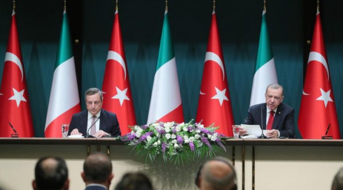 Ο Ντράγκι κάνει ειρήνη με τον Ερντογάν στη σύνοδο κορυφής της Άγκυρας