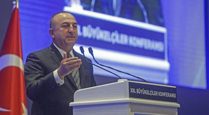 Τουρκία: Εμποδίσαμε 9 ελληνικά και κυπριακά πλοία να μπουν στην υφαλοκρηπίδα μας, λέει ο Τσαβούσογλου