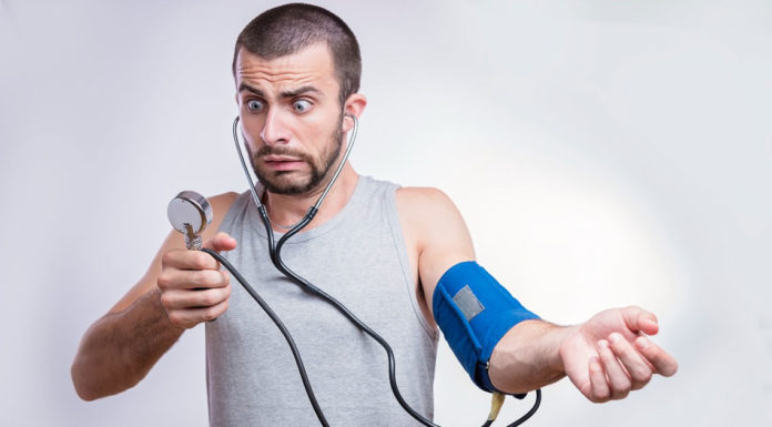 Αρτηριακή πίεση: Σε ποιο χέρι τη μετράτε; Τι πρέπει να προσέξετε