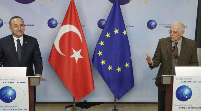 Ηχηρή απάντηση Μπορέλ σε Τσαβούσογλου: «Αδιαπραγμάτευτη η ελληνική κυριαρχία στα νησιά»