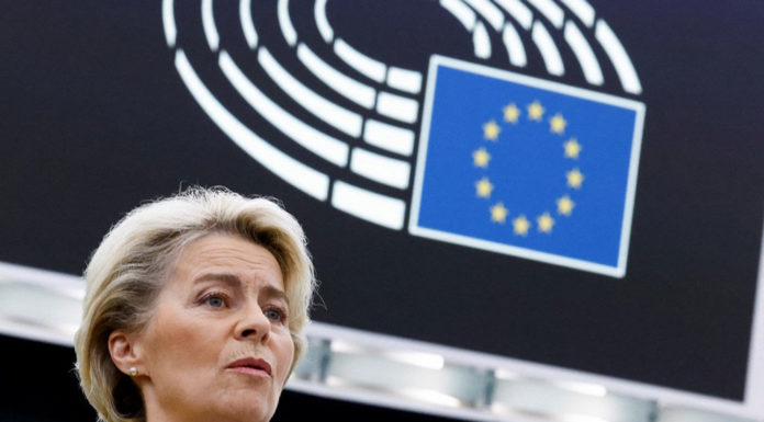 Φον ντερ Λάιεν: Πλαφόν στα υπερκέρδη των εταιρειών ενέργειας