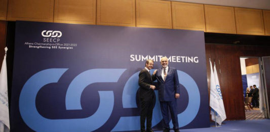 Ελλάδα-Αλβανία δεν συμφώνησαν για τα θαλάσσια σύνορα στην άτυπη σύνοδο της Πράγας