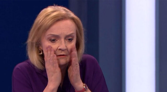 Βρετανία: Συντηρητικοί βουλευτές θα προσπαθήσουν να αποπέμψουν τη Λιζ Τρας «εντός της εβδομάδας»