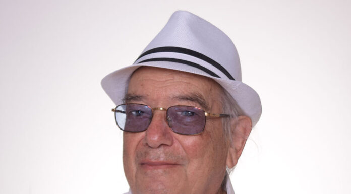 Ο ΑΡΧΙΕΠΙΣΚΟΠΟΣ ΤΙΡΑΝΩΝ ΣΥΓΧΑΙΡΕΙ ΤΗΝ ΠΑΠΑΠΟΣΤΟΛΟΥ