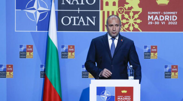 Κατά της ένταξης της Ουκρανίας στο ΝΑΤΟ ο Βούλγαρος πρόεδρος… Του Krassen Nikolov