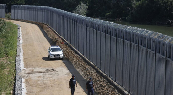 Μηταράκης: Στον ΟΗΕ και την Κομισιόν το περιστατικό με τους 92 μετανάστες στον Έβρο