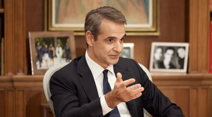 Μητσοτάκης: Επιμένει για εκλογές στο τέλος της 4ετίας και «πετάει το γάντι» στον Τσίπρα για πρόταση μομφής… Του Γρηγόρη Τζιοβάρα