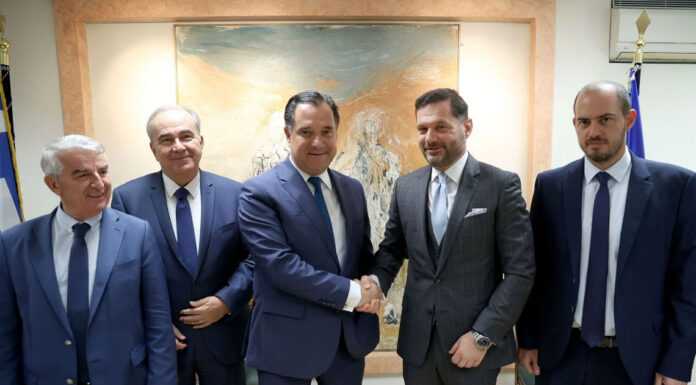 «Έπεσαν» οι υπογραφές για τα Ναυπηγεία Ελευσίνας – Τι προβλέπει η συμφωνία εξυγίανσης