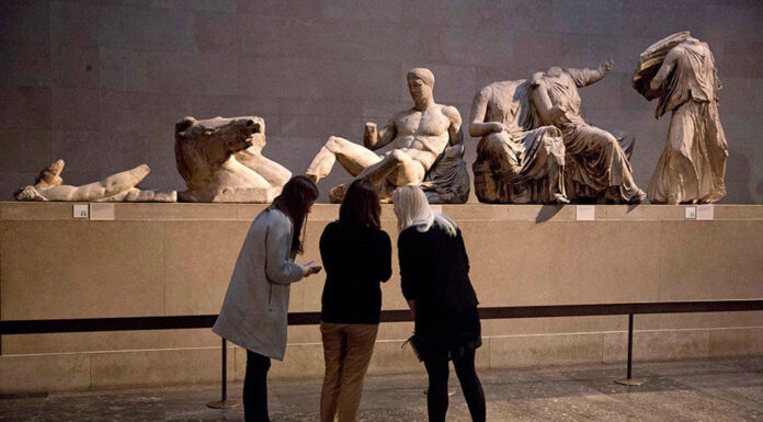 Το ζήτημα των Γλυπτών του Παρθενώνα απασχολεί τα γαλλικά ΜΜΕ
