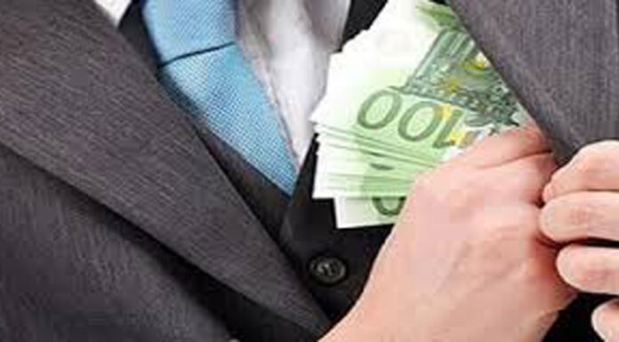 Το εύκολο χρήμα στην EE… Του Γιάννη Μαρίνου