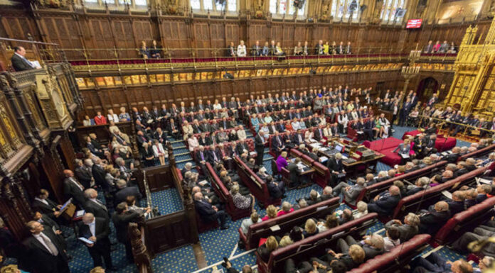 Βρετανία: Οι Εργατικοί προτείνουν την κατάργηση της Βουλής των Λόρδων