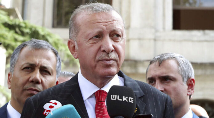 Αδιανόητη δήλωση Ερντογάν: Καθίστε φρόνιμα και δεν θα σας χτυπήσουμε με πυραύλους