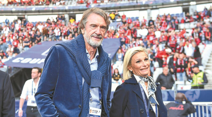 Τζιμ Ράτκλιφ: Ο χειρότερος φοιτητής που έγινε ο πλουσιότερος Βρετανός… Του Γιώργου Νασμή