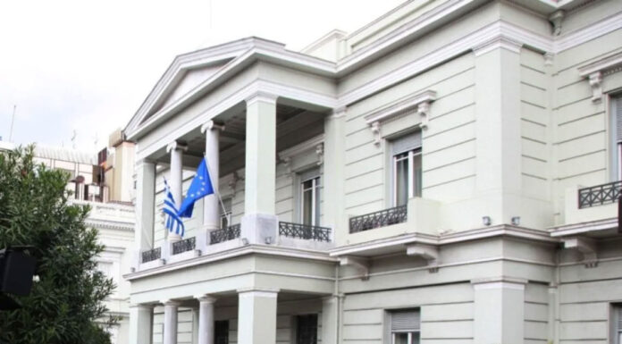 Διπλωματικές πηγές για Τσαβούσογλου: Ξεπερνά κάθε όριο λογικής και δεν πείθει την διεθνή κοινότητα