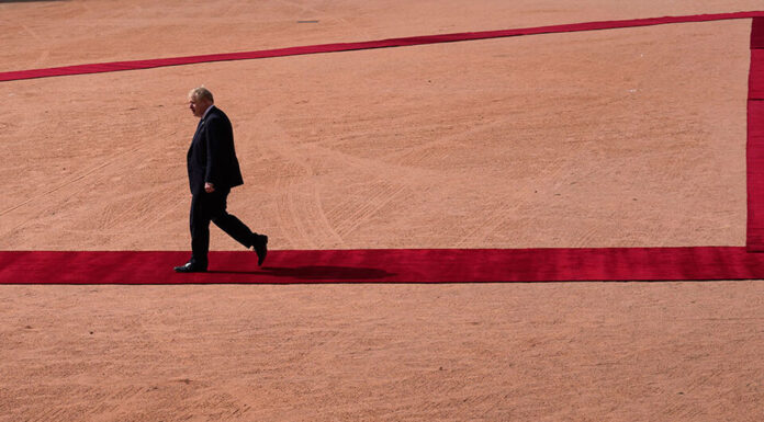 Brexit: Πώς η αποχώρηση Τζόνσον γαλήνεψε τα νερά της Μάγχης