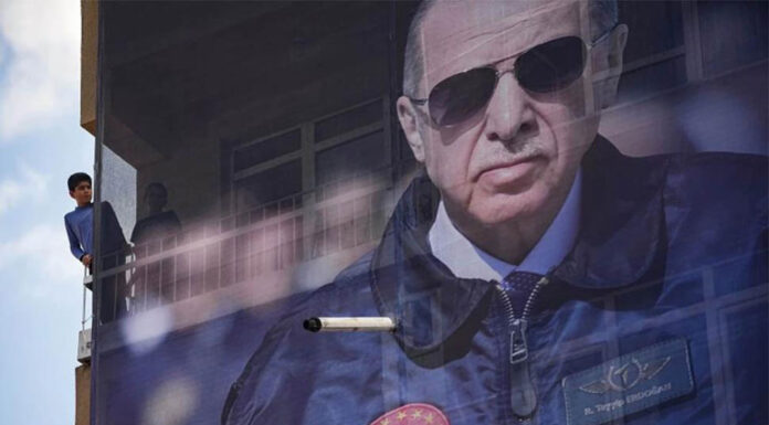 Politico: Ο Ερντογάν οδηγεί την Τουρκία σε δεύτερες εκλογές, καθώς ο Κιλιτσντάρογλου απογοητεύει