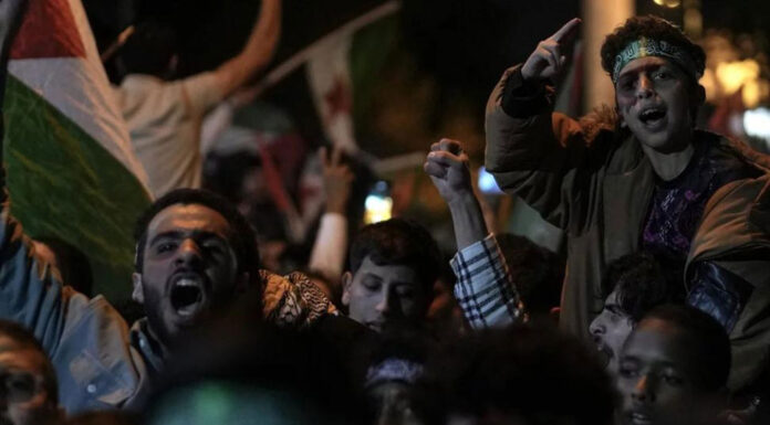 Στους δρόμους οι Τούρκοι, πανηγυρίζουν για την επίθεση της Χαμάς στο Ισραήλ