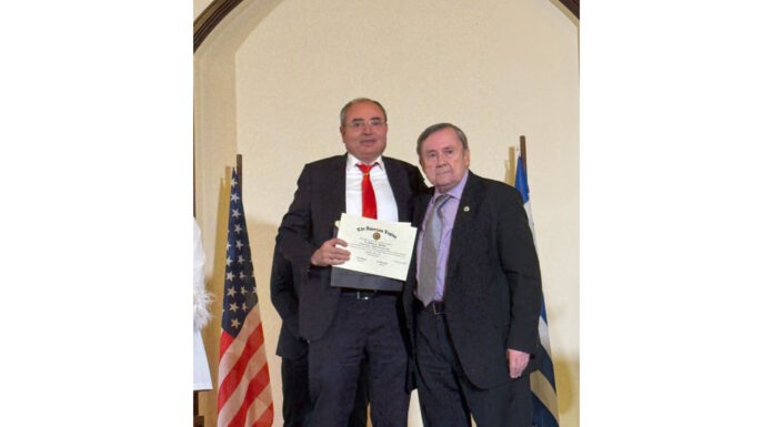 Απονομή τιμητικής διάκρισης στον Γιώργο Ατσαλάκη από την Αμερικάνικη Λεγεώνα