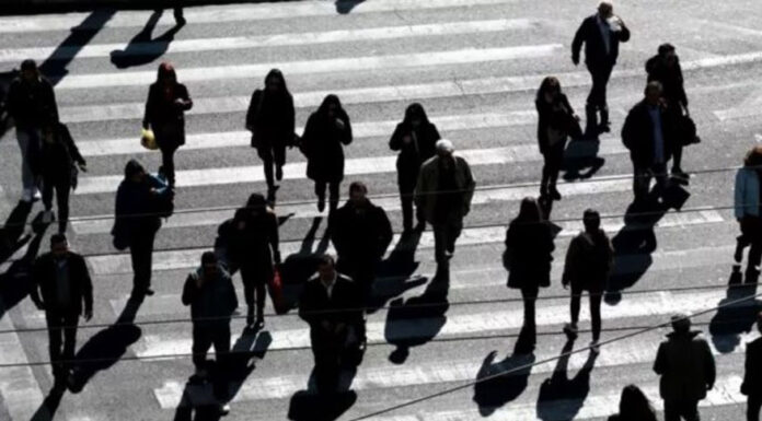 Πολιτική χωρίς προοπτική και κοινωνική αδιαφορία… Του Χρίστου Αλεξόπουλου
