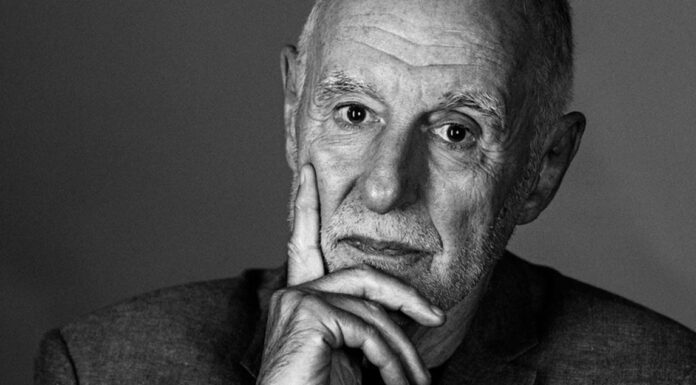 Ο Πέτρος Μαρτινίδης και η Σώτη Τριανταφύλλου σε μια συζήτηση με αφορμή το «Όπιο των διανοουμένων»… Της Σώτης Τριανταφύλλου