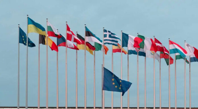 Είναι η Ευρωπαϊκή Ένωση εφτάψυχη;… Του Δημήτρη Κούρκουλα