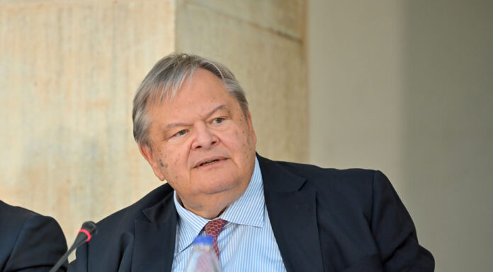 Καθημερινή | Ευ. Βενιζέλος: Η Μεταπολίτευση μετά τη δοκιμασία της οικονομικής κρίσης