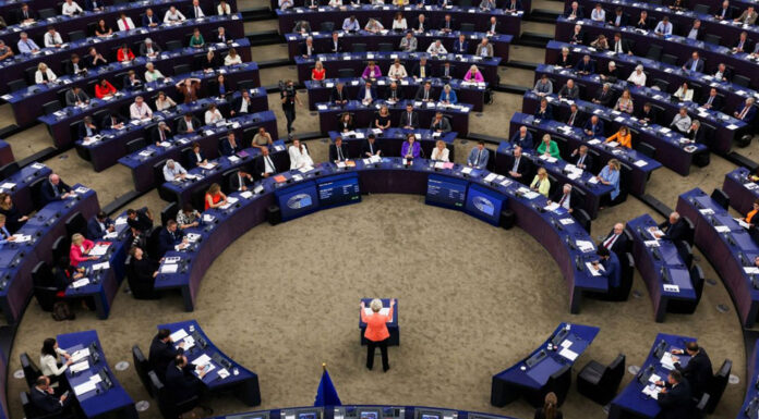 Οι ευρωβουλευτές της Νέας Δημοκρατίας καταδικάζουν την επίθεση κατά του Φρέντη Μπελέρη στα Τίρανα