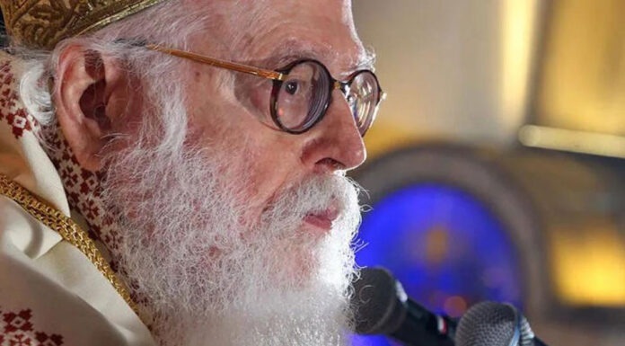 Όταν ο Αναστάσιος μιλούσε για την Αλβανία: Δεν υπήρχε άλλο κράτος αθεϊστικό, ο Χότζα ήθελε να πρωτοτυπήσει