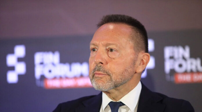 Στουρνάρας: Σε είκοσι χρόνια θα φθάσουμε την κεντρική Ευρώπη σε όρους ΑΕΠ