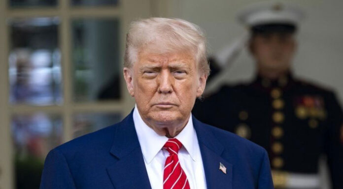 Ο ΑΝΘΡΩΠΟΣ ΠΟΥ ΚΑΝΕΙ ΜΙΚΡΗ ΤΗΝ ΑΜΕΡΙΚΗ… Του Αθαν. Χ. Παπανδρόπουλου