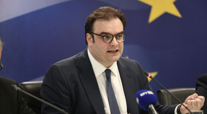 Πιερρακάκης: Κάθε ευρώ που επενδύεται στα σχολεία, επιστρέφει πολλαπλάσια στο μέλλον μας