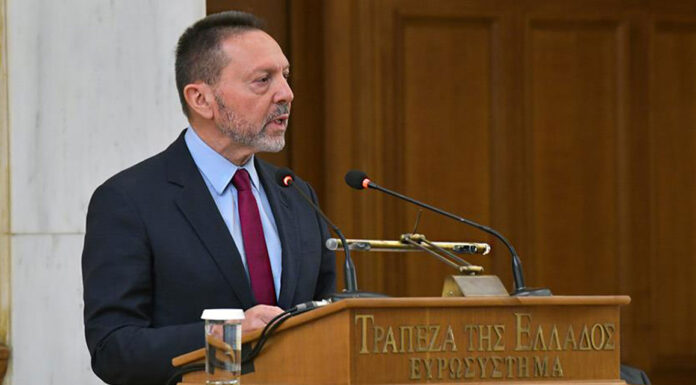 Στουρνάρας: Οι τέσσερις άξονες για να αντιμετωπίσει τις προκλήσεις η μεταποίηση