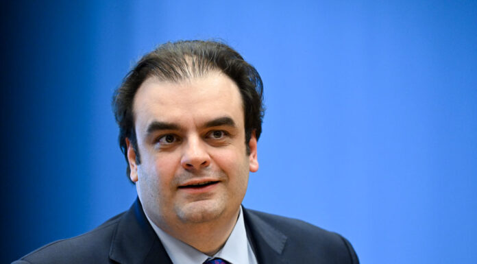 O Πιερρακάκης, ο Βέλγος και το ρωσικό χρήμα-Αγρότες: Στα κάγκελα μένει η γαλάζια ΚΟ-Tips για ΕΛΧΑ, Metlen, ΙΝΛΟΤ